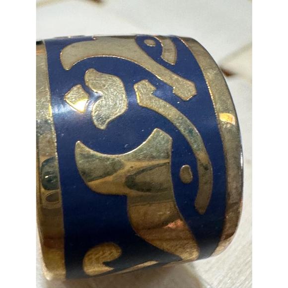 Brass tone metal earlobe huggie earrings with inlay design new - Picture 3 of 8